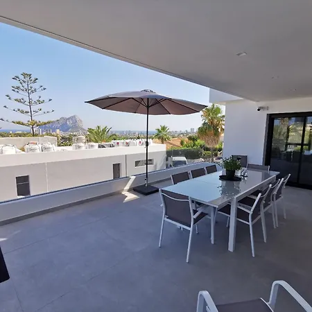 Willa White Flamingo *