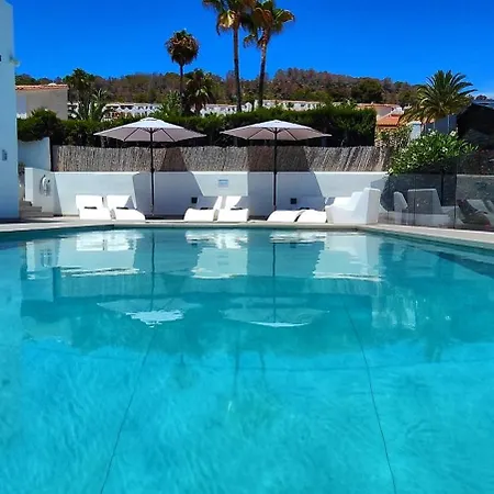 Willa White Flamingo