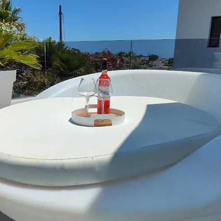 Willa White Flamingo *